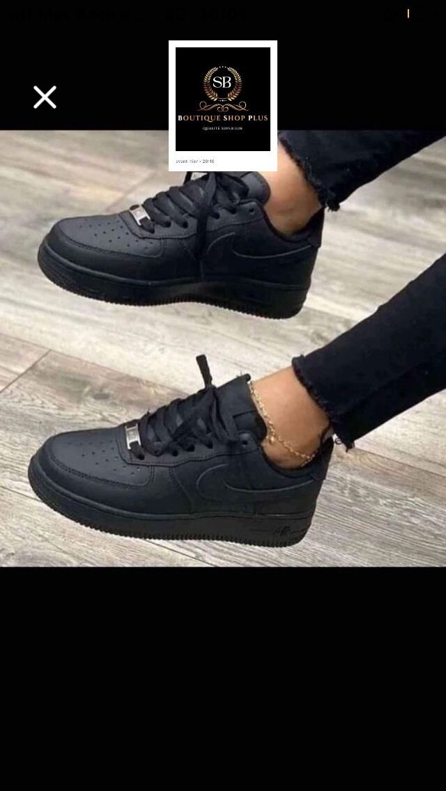 Basket NIKE AIR FORCE  couleurs blanche et noir authe