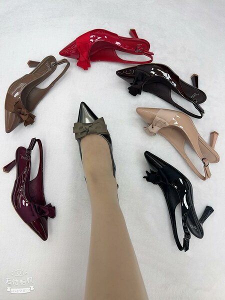 Escarpins élégants vernis