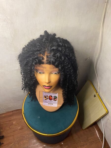 Kim Kay closure curls