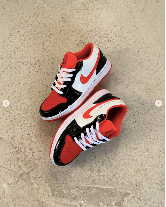 Кроссовки Nike WMNS AIR JORDAN 1 LOW белый, красный, черный