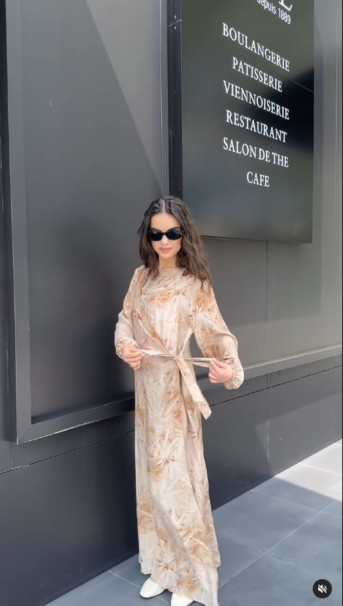 Летное длинное платье с узорами