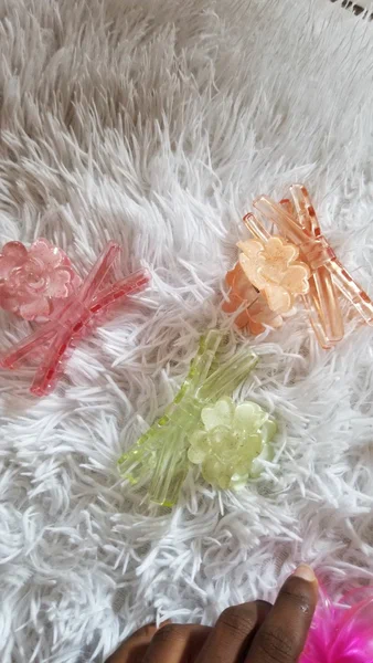 Pinces à cheveux fleuries