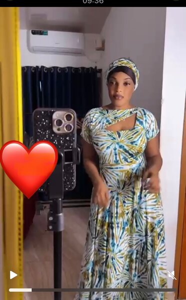 Robe longue élégante à motifs