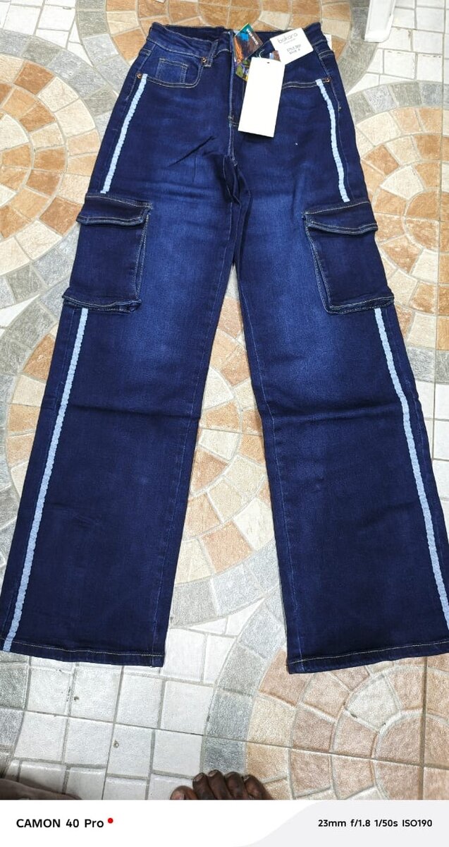 Jeans évasés tendance en jean