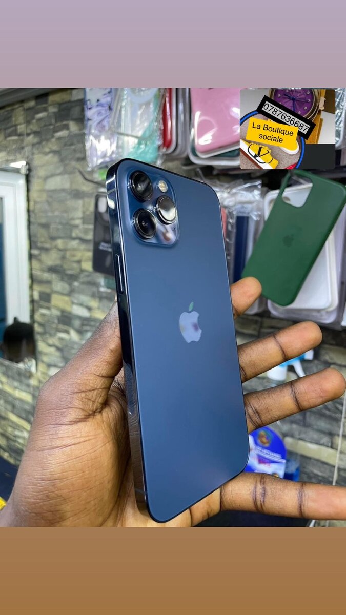 12 pro 128giga très propre avec le carton