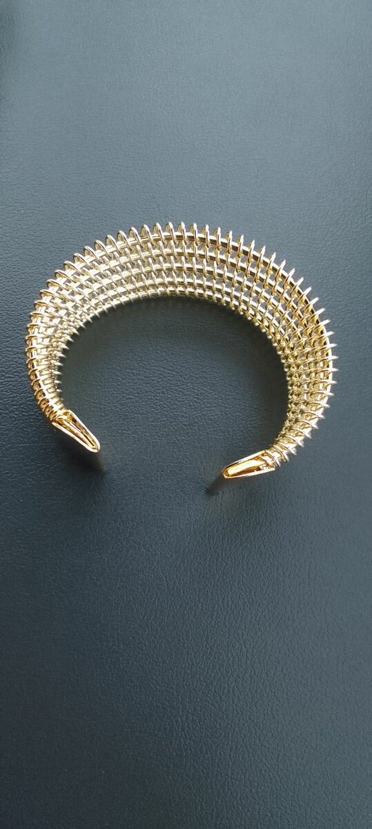 Bracelet doré élégant