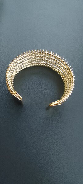 Bracelet doré élégant