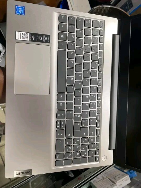 Ordinateur Portable Lenovo 15.6”