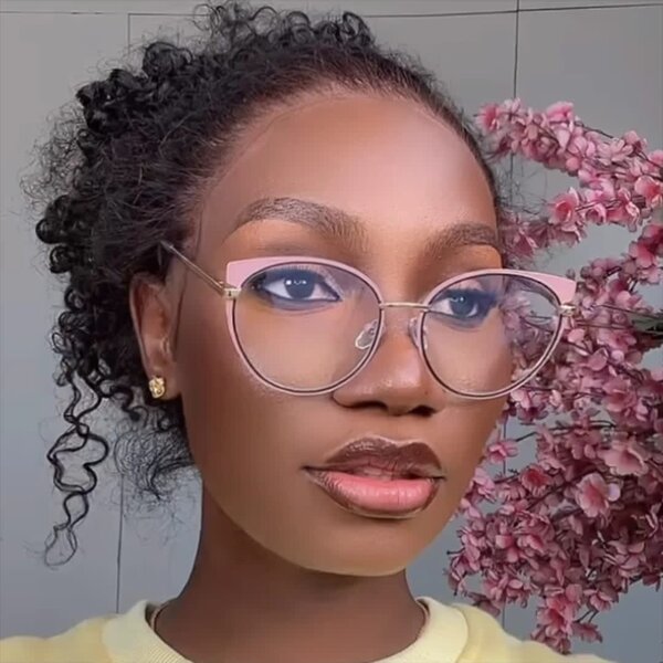 Lunettes chic en métal rose