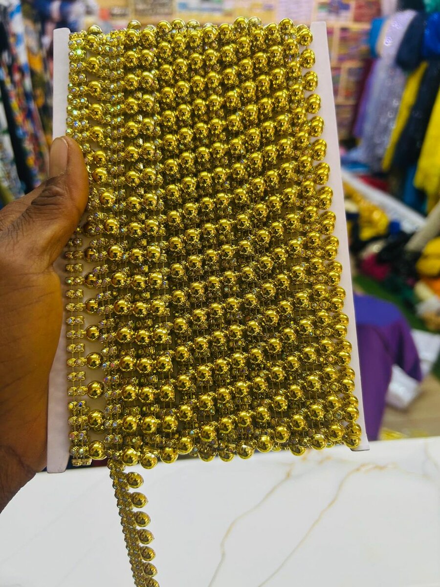 Perles dorées décoratives