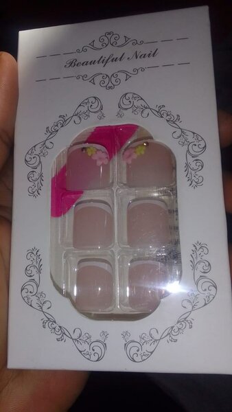 Ongles Artificiels Floral Chic