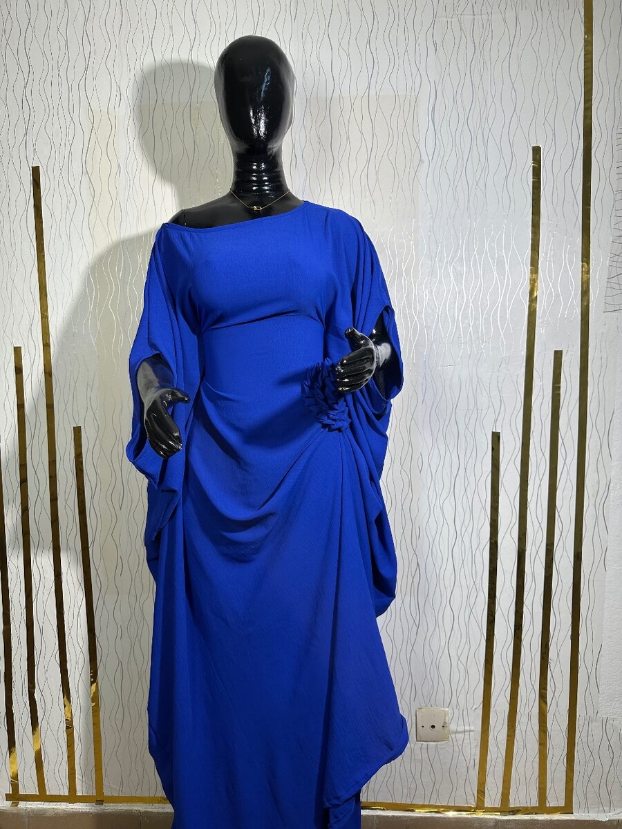 Robe élégante drapée femme