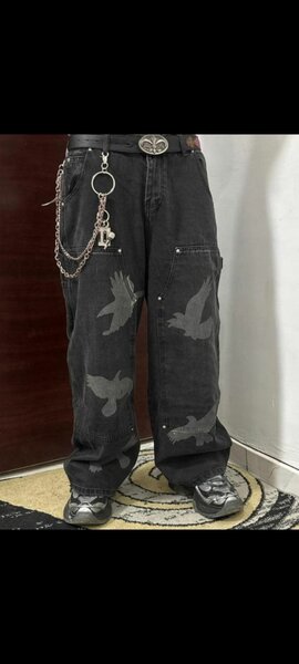 Pantalon cargo noir motif corbeaux