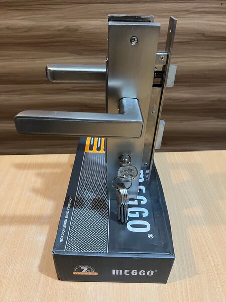 Serrure de Porte en Acier Meggo