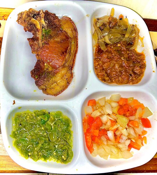 Côte de porc  avec attiéké