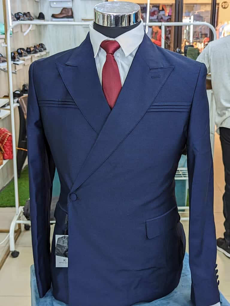 Suit bleu