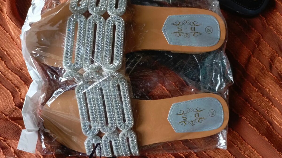 Sandales chic à strass durable