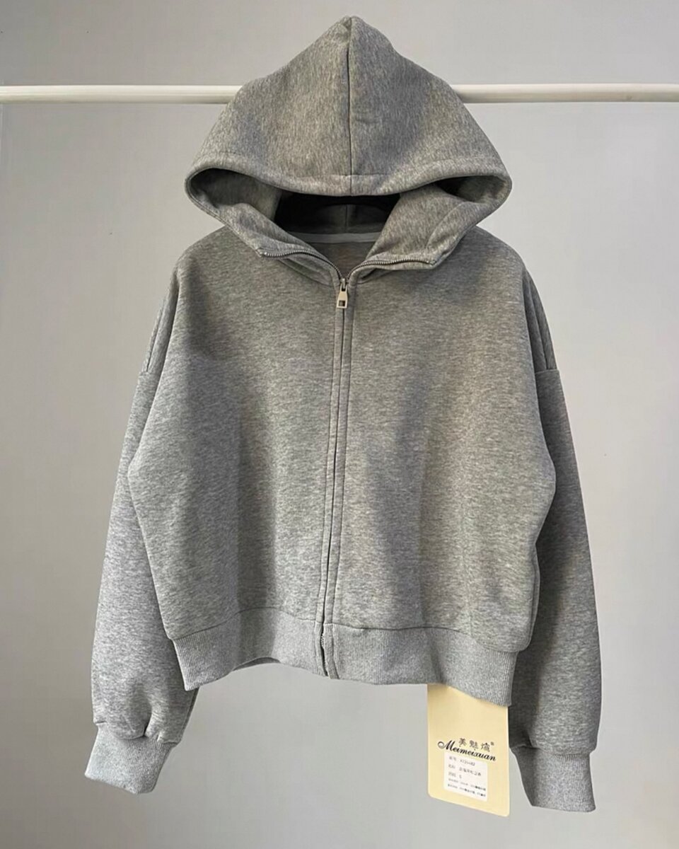 Женская кофта с капюшоном на молнии