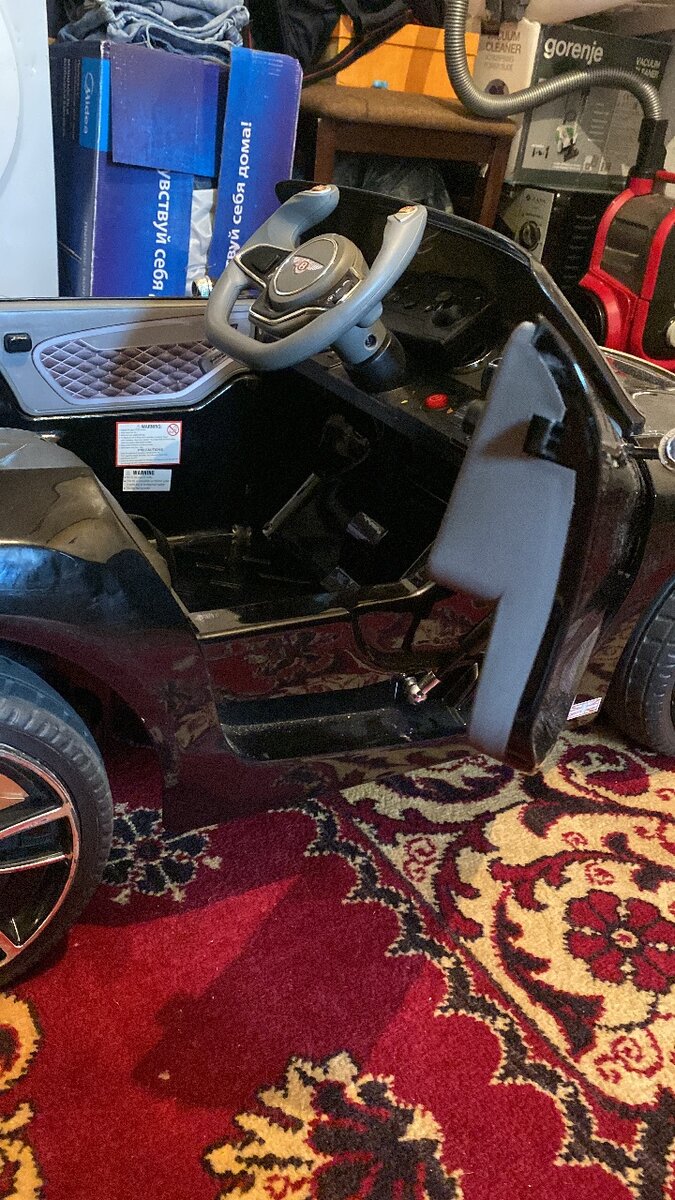 Детская машина на пульте