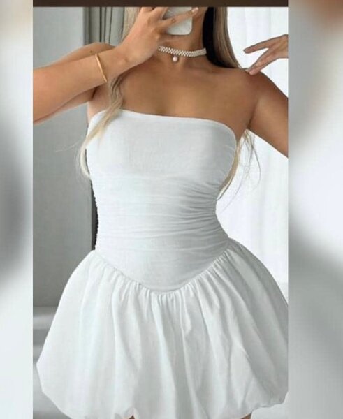 Robe bustier blanche élégante