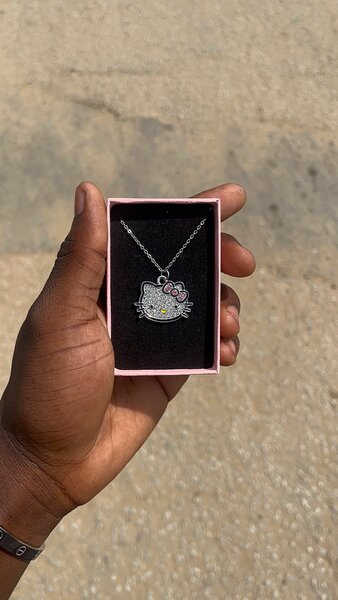 Collier pendentif mignon chat