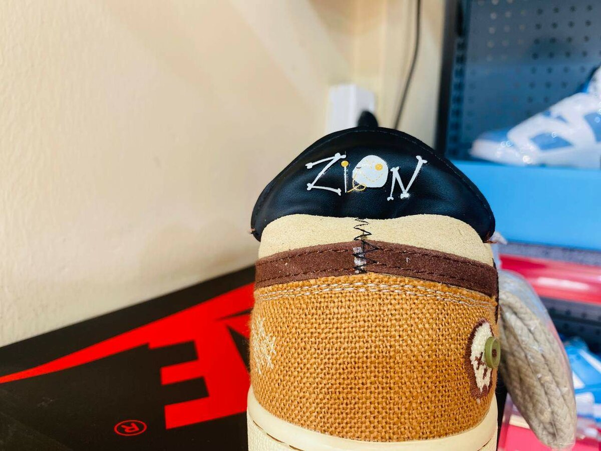 Air Jordan 1 low OG voodoo