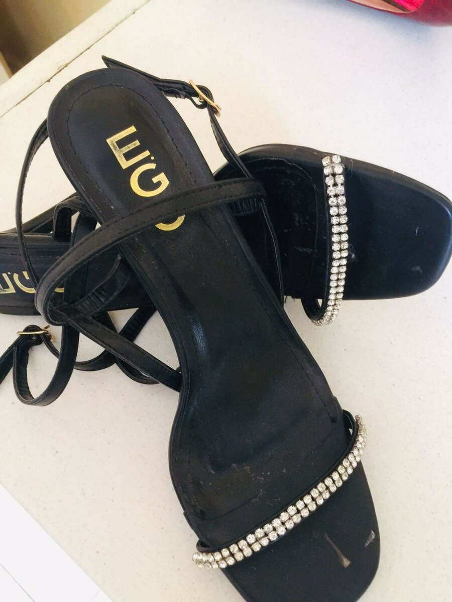 Black heels size 40