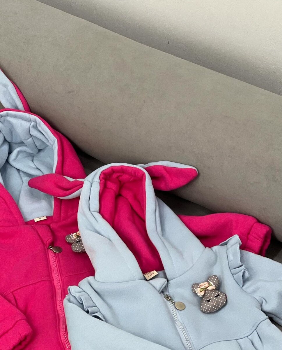 Яркие утеплённые кофточки на прохладные дни до малышек