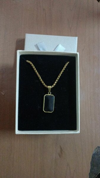 Collier pendentif en or élégant