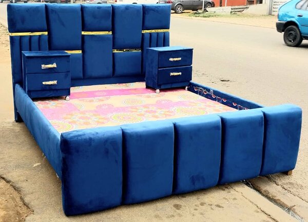 Lit double avec tiroirs modernes