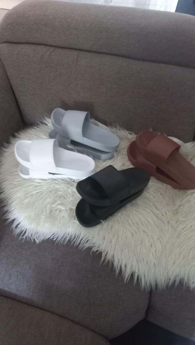 Claquettes confortables unisexes