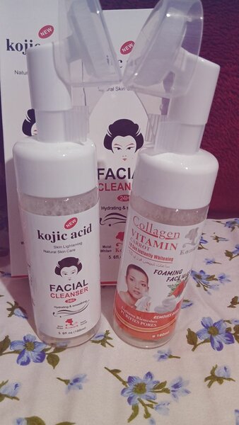 MOUSSE NETTOYANTE POUR VISAGE