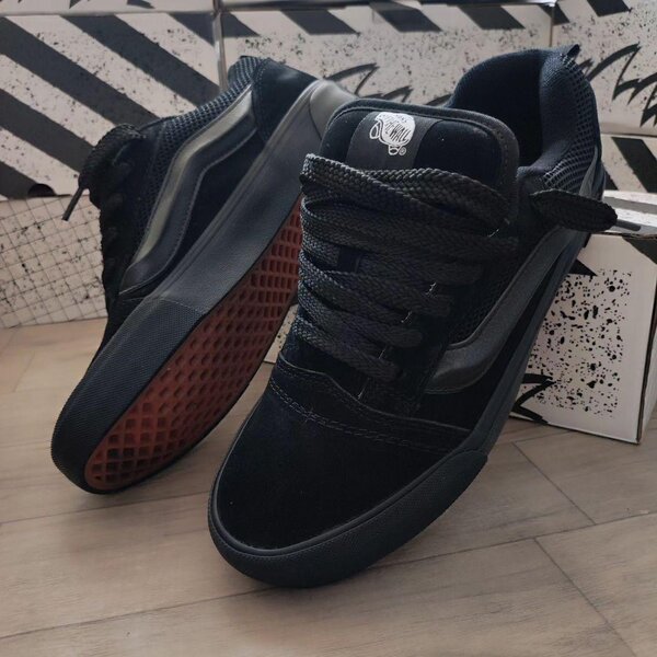 Chaussures de skate noires tendance