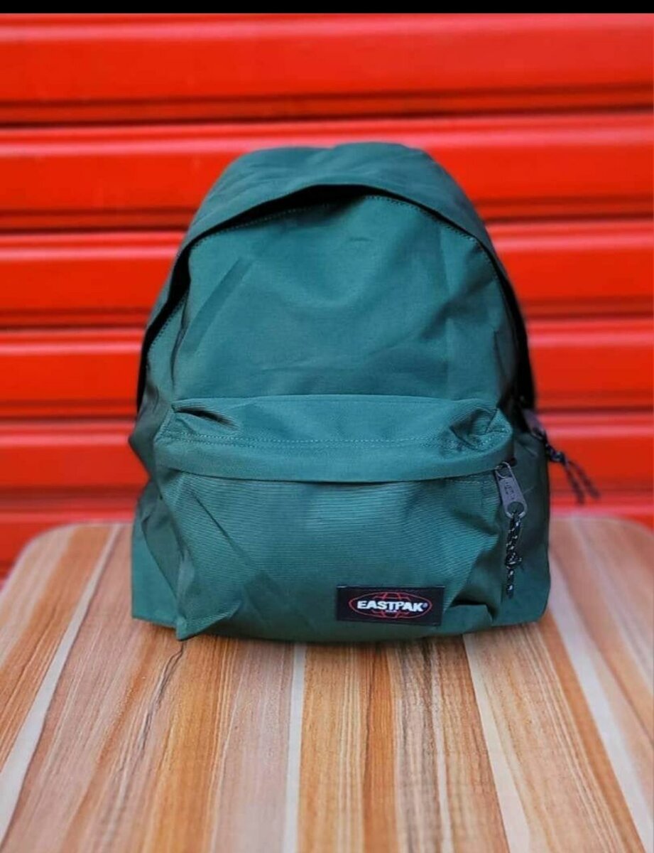 Sac à dos vert Eastpak élégant