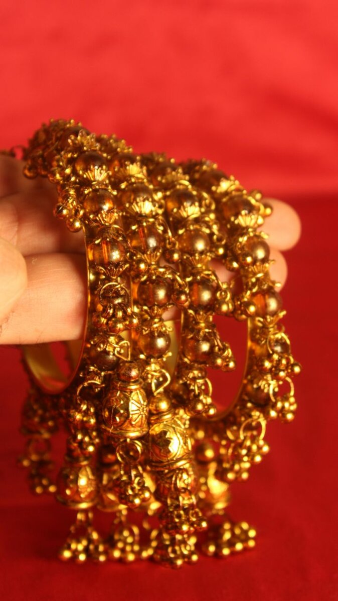 Elegant Antique Brown Pearls Design Bangles