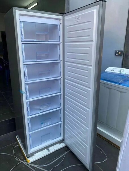 Réfrigérateur congélateur vertical