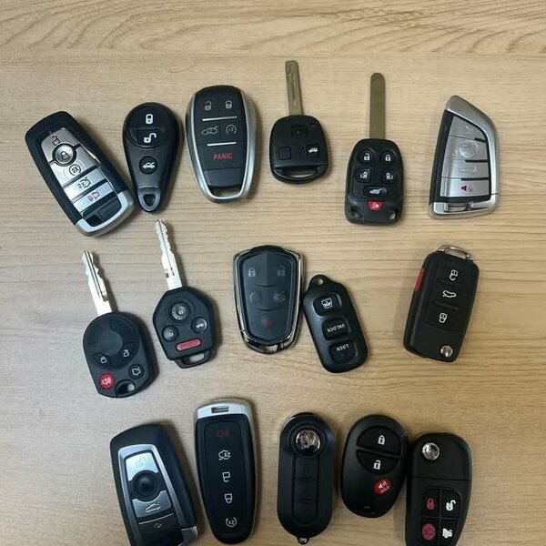 Clés de Voiture Universelles