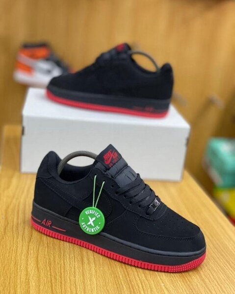 Chaussures Nike Air Force 1