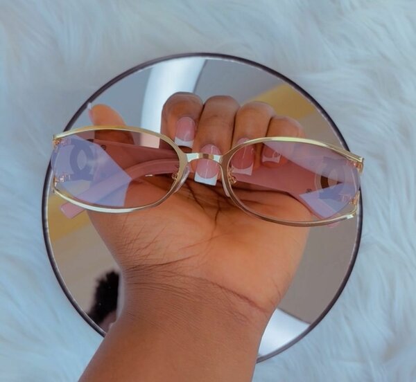 Lunettes de soleil dorées