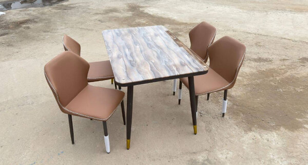 Table de salle à manger moderne