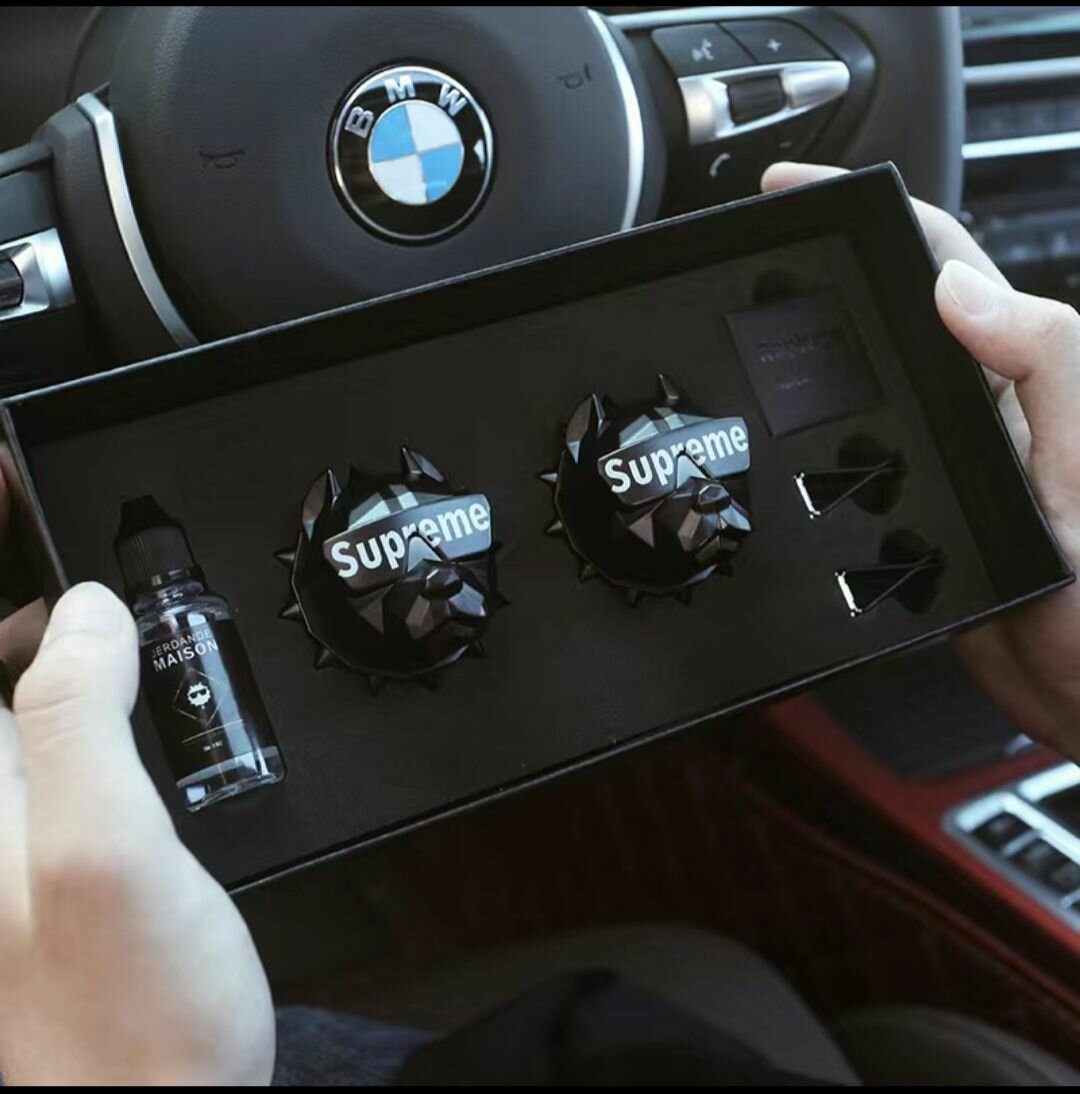 Стильные вонючки в форме двигаюшегося собаки