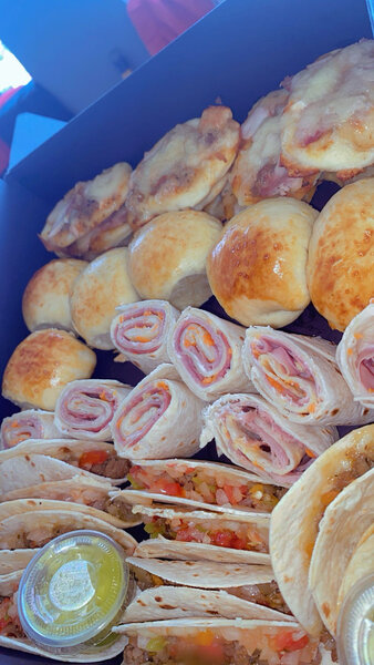 Assortiment de Mini-Pizzas et Wraps