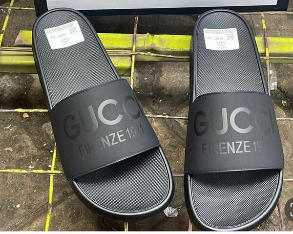 Unisex slides