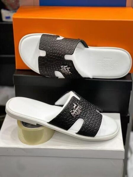 Claquettes élégantes pour homme