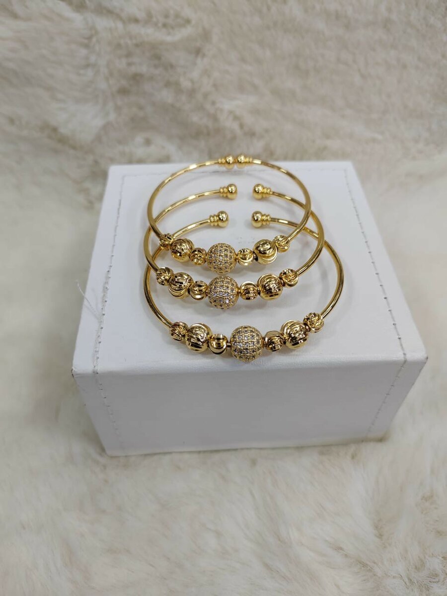 Bracelets élégants en or