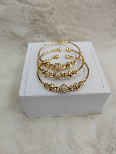 Bracelets élégants en or