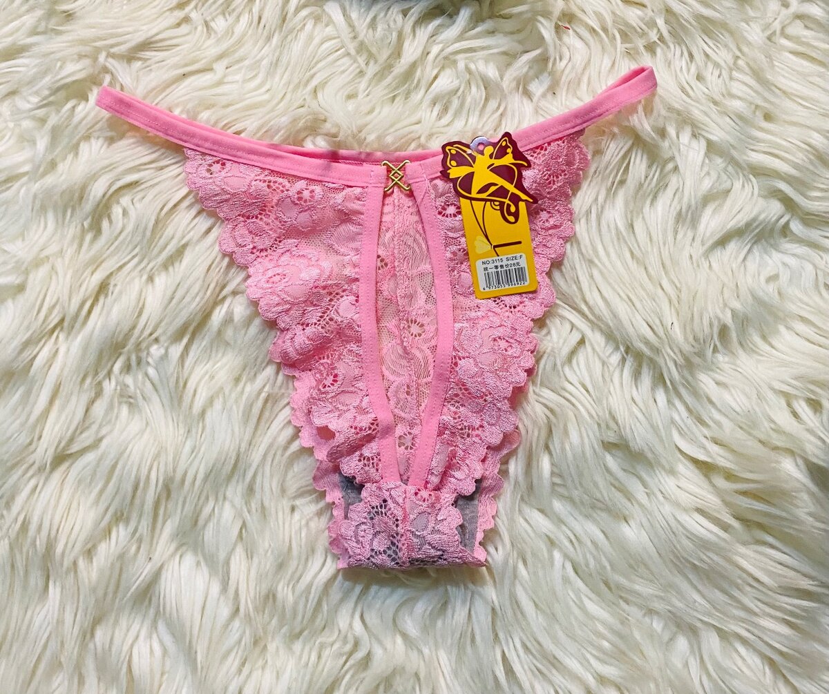 Culottes en dentelle et coton