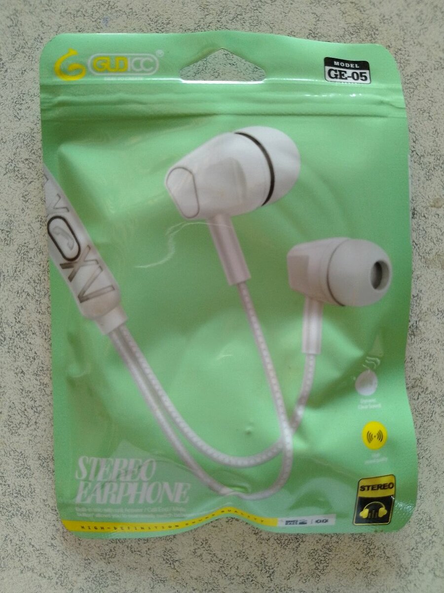 Stereo wired earphone