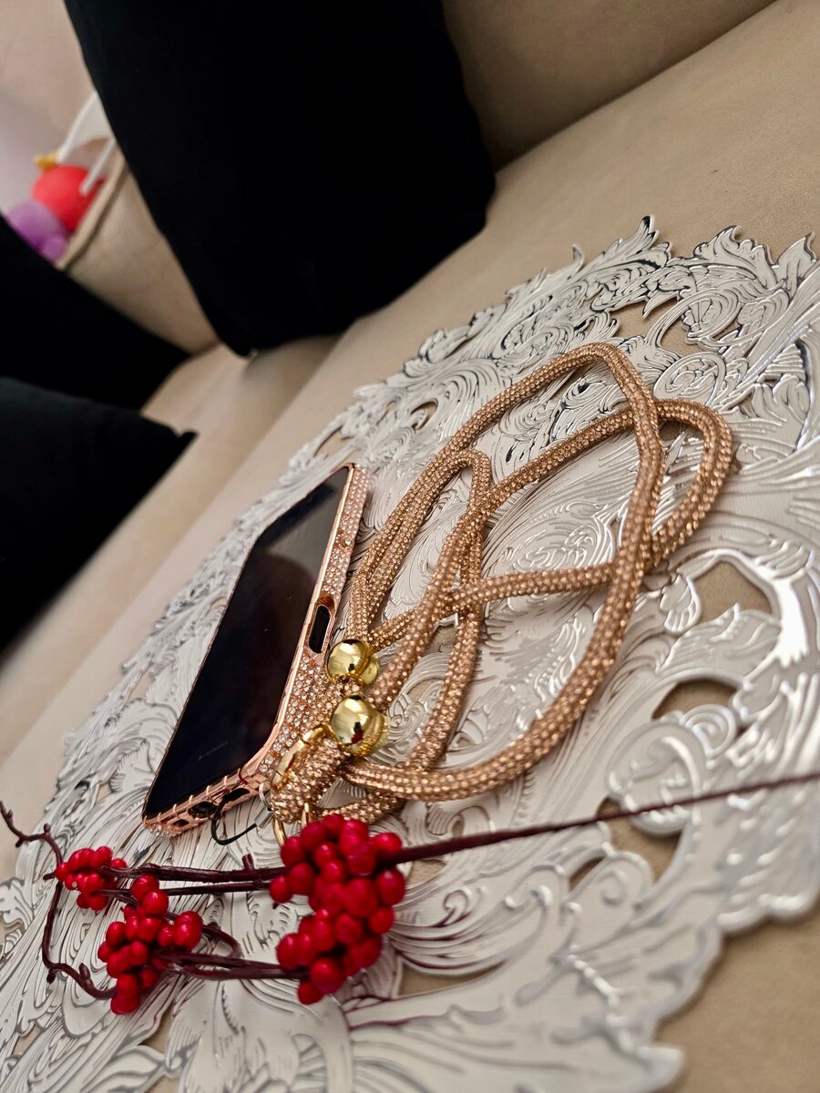 Étui de téléphone élégant doré