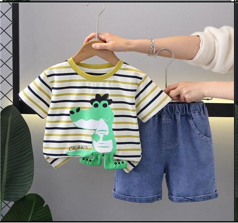 Ensemble enfant dinosaure